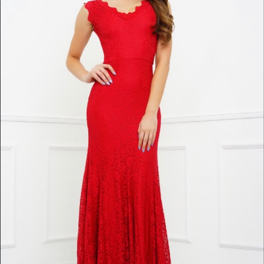 Red lace cap sleeve gown